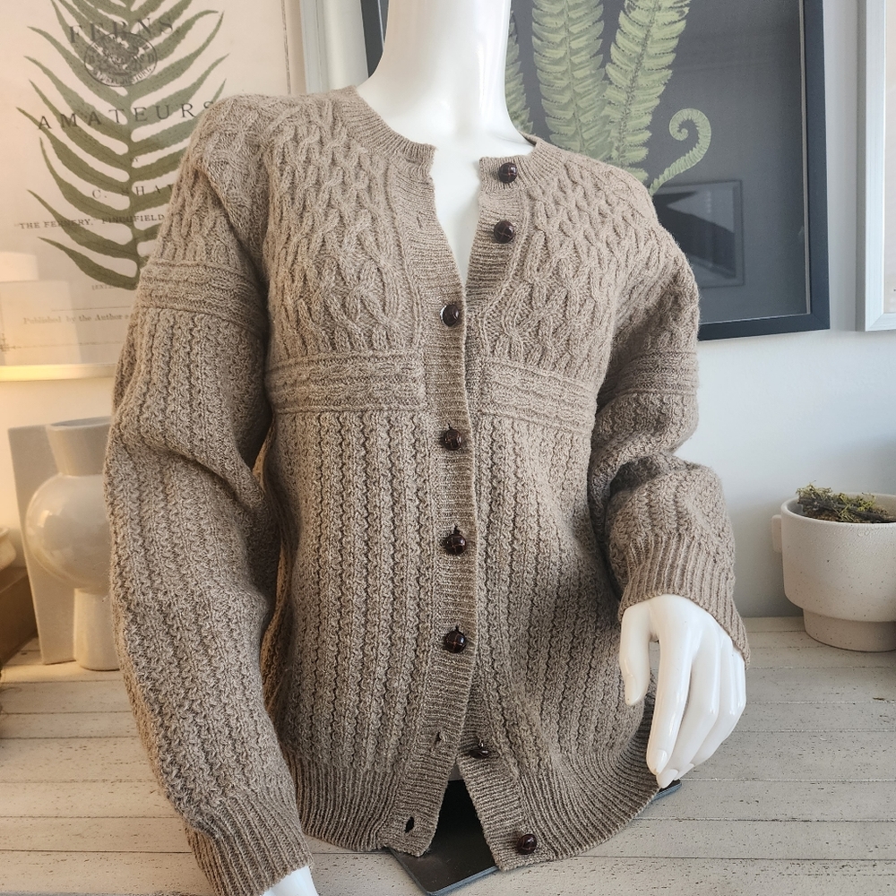 Womens 100% wool tan/ brown long sleeve button-down cardigan sweater.size L.